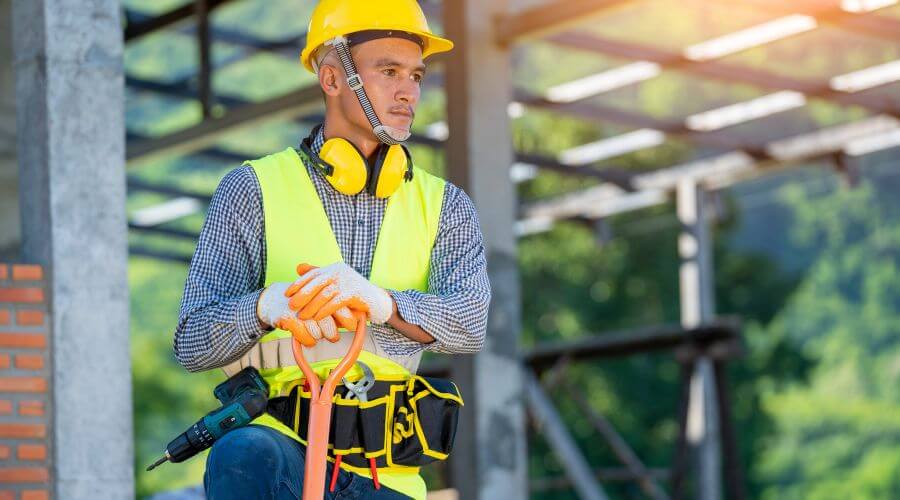 Professional gutter cleaning in Rincon, PR